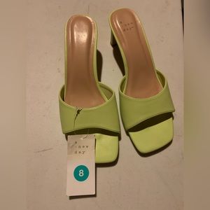 Target * A new day* Square tow Sandal Heels 👡 💚